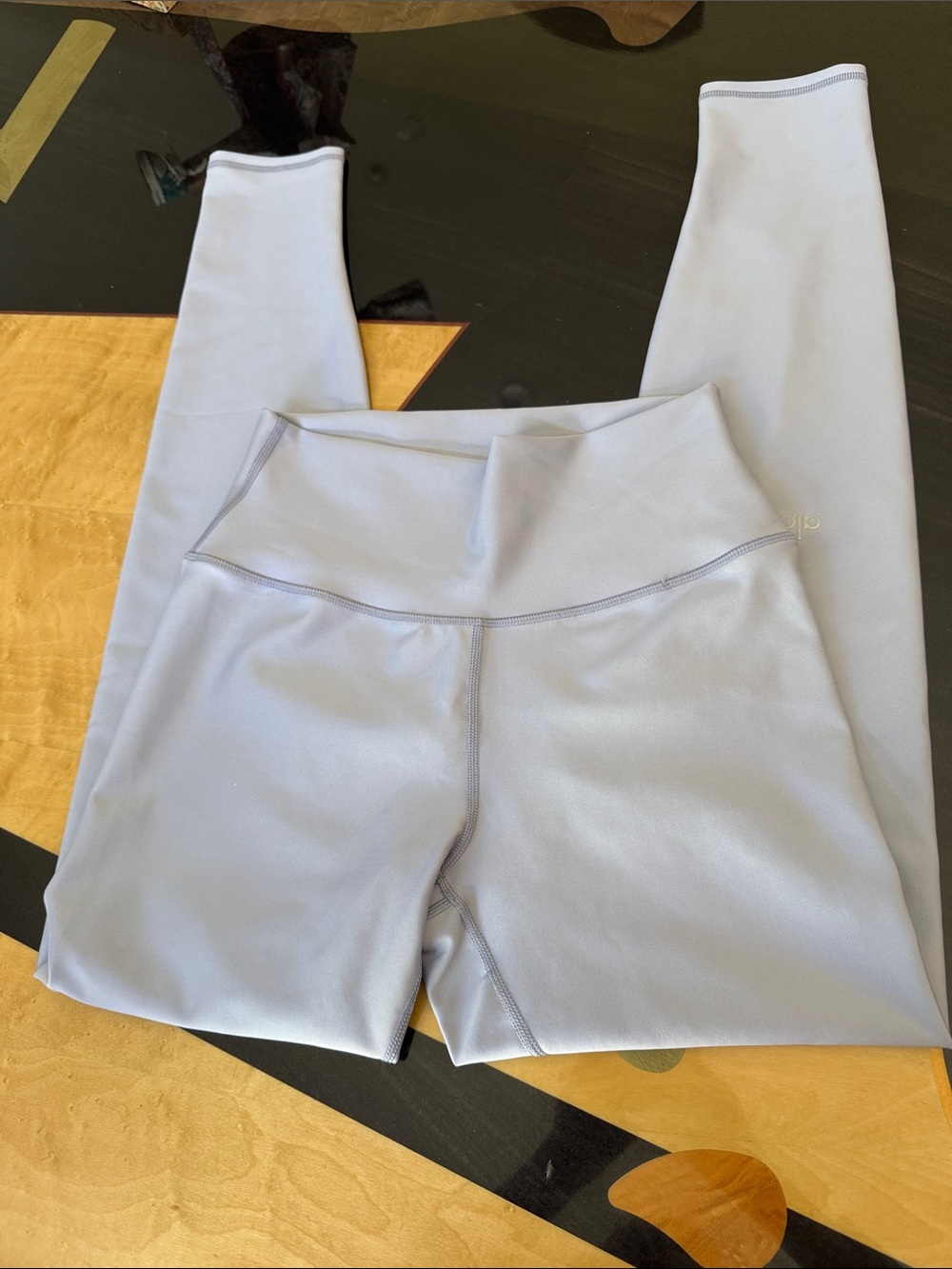 NWOT ALO Yoga Light Gray High-Waist Leggings